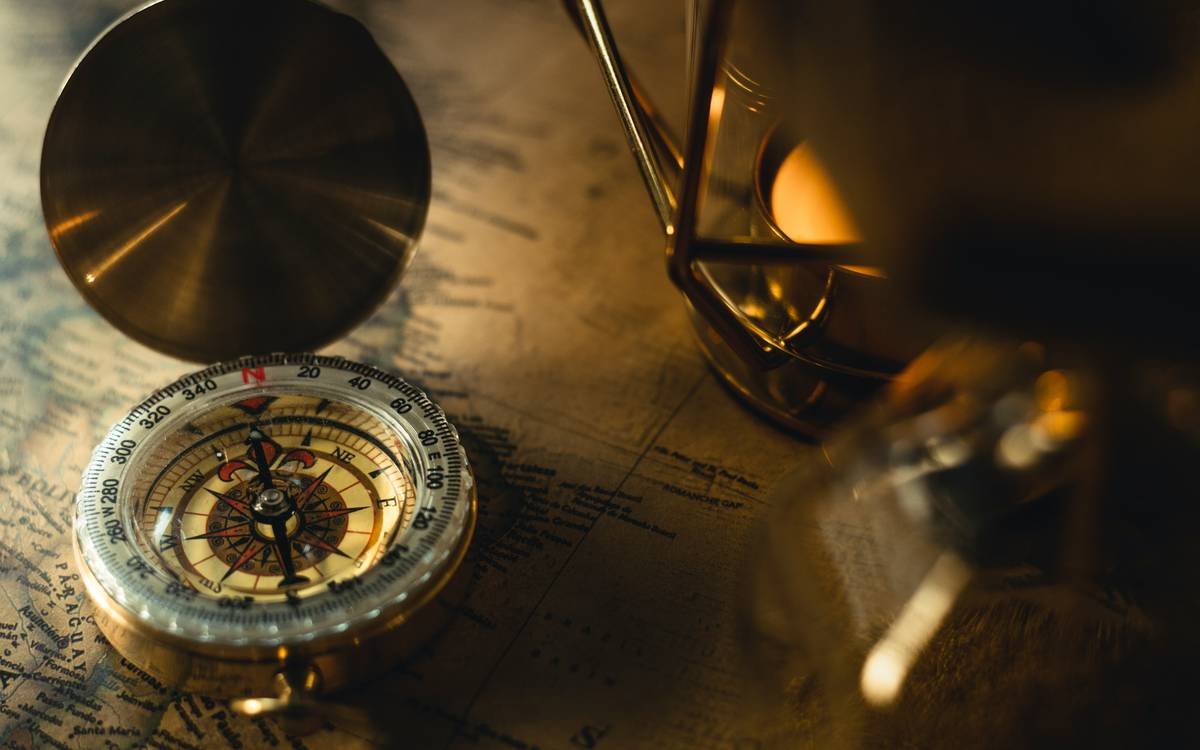DIY Project Compasse How to Construct: Build a Functional & Stylish Decorative Compass at Home