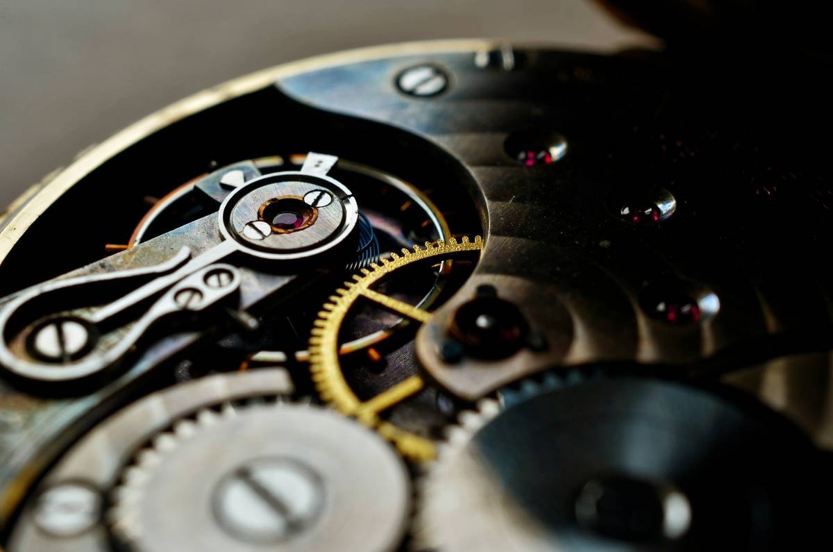 DIY Project Compasse Simple Use A: Turn an Old Watch into a Functional Wall Compass